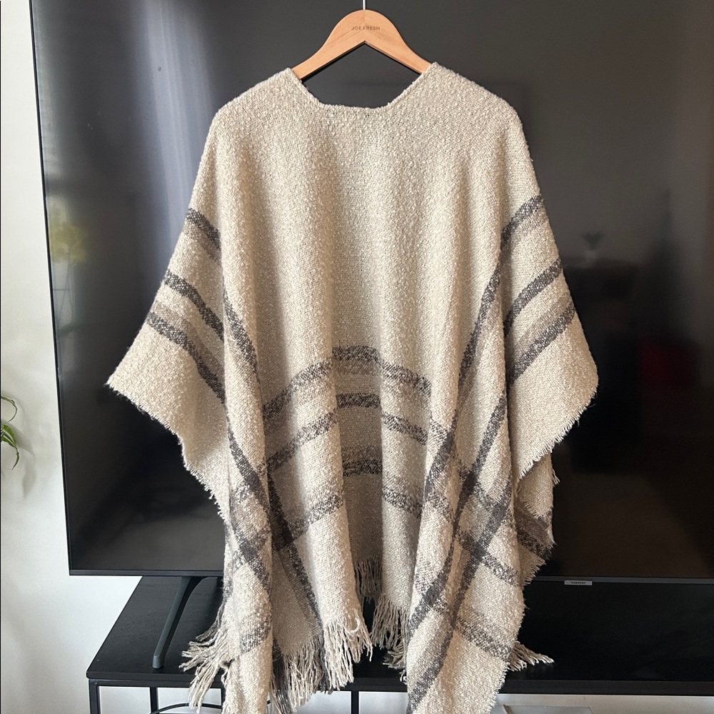 Roots Blanket Wrap Poncho Shawl Cozy Cabin Core Neutral Women’s One Size - Picture 8 of 10